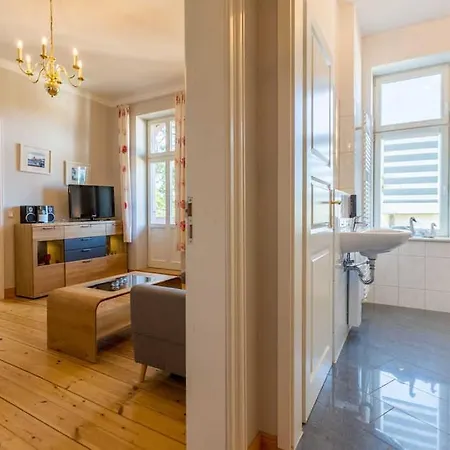 Haus Auf Dem Huegel Klassische 06 Apartamento